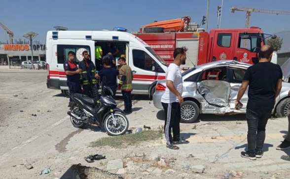 Antakya’da trafik kazası! Yaralılar var