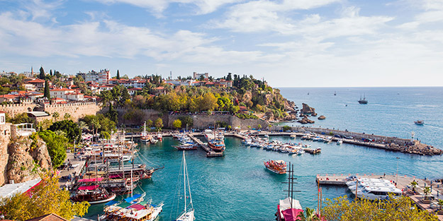 Antalya, 15 milyon turisti ağırladı