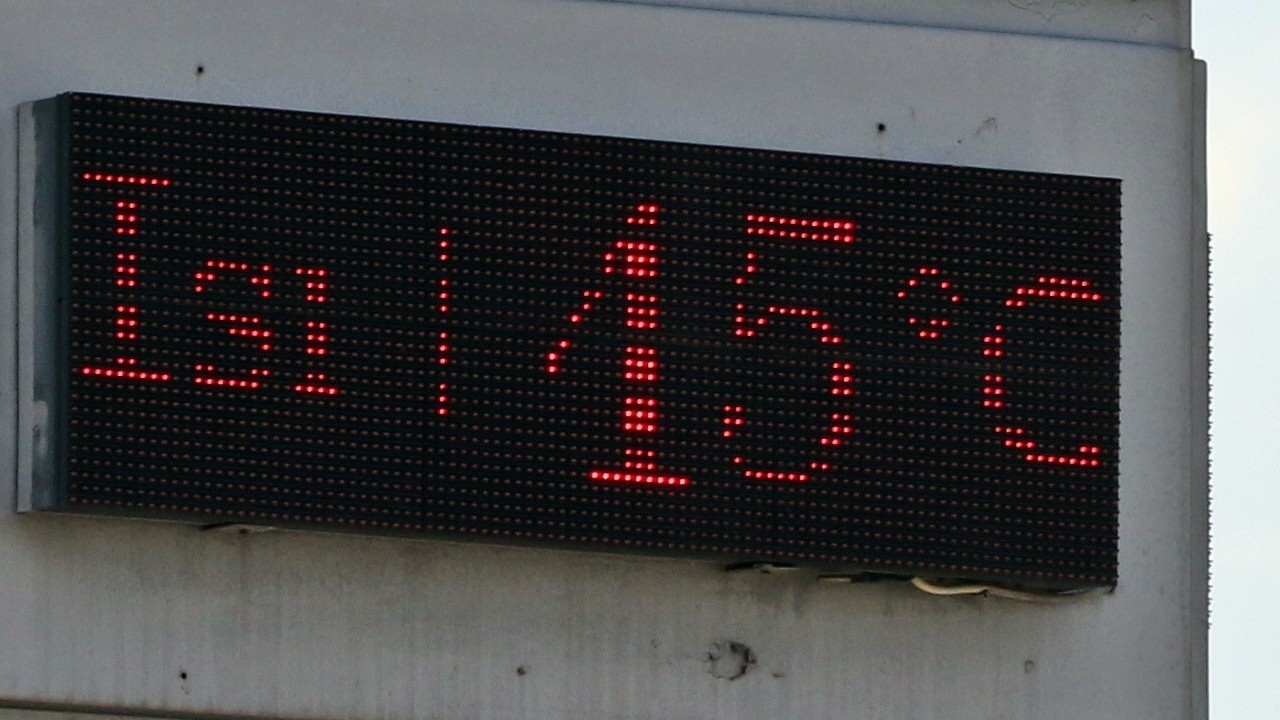 Antalya 45 dereceyi gördü, sahiller doldu taştı