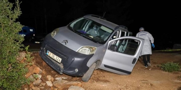 Antalya acı olay: Lastiğine tuğla koyduğu aracın altında kaldı!