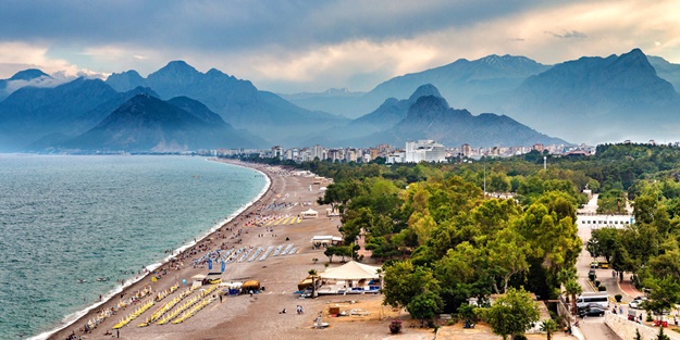 Antalya, Ağustos’da 800 bin turist sayısına ulaştı