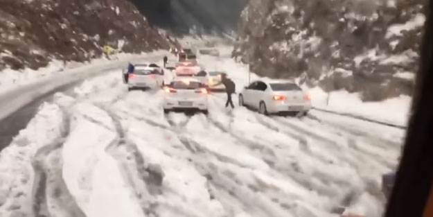 Antalya beyaza büründü!