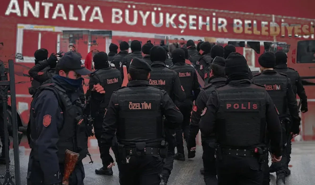 Antalya Büyükşehir Belediyesinde usulsüz harcamalar! Soruşturmasında 5 tutuklama