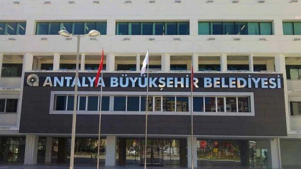 Antalya Büyükşehir Belediyesi'ne yeni operasyon! Çok sayıda gözaltı var