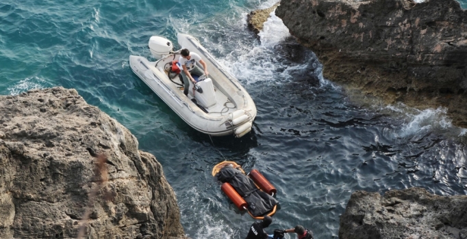 Antalya Falezlerde erkek cesedi bulundu