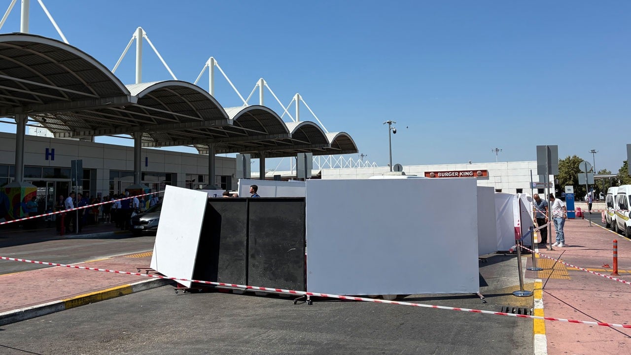 Antalya Havalimanı otoparkında dehşet! Emekli polis memuru eşini öldürdü