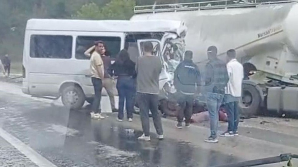 Antalya-Isparta kara yolunda feci kaza: Ölü ve yaralılar var