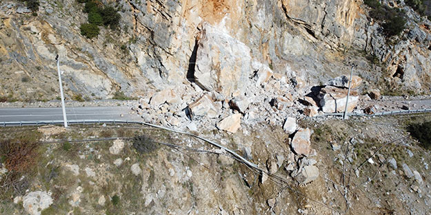 Antalya-Mersin kara yolu kapatıldı! Faciadan dönüldü