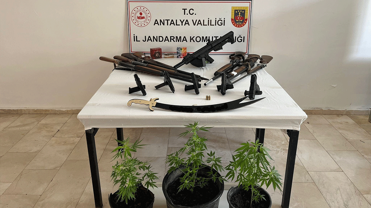 Antalya Serik’te büyük operasyon! Silah ve kenevir ele geçirildi