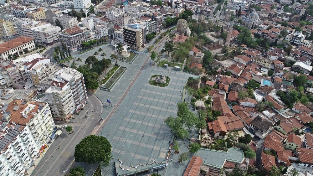 Antalya sokaklarını sessizlik bürüdü 