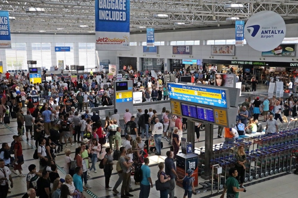 Antalya turist sayısında 8 milyonu geçti 