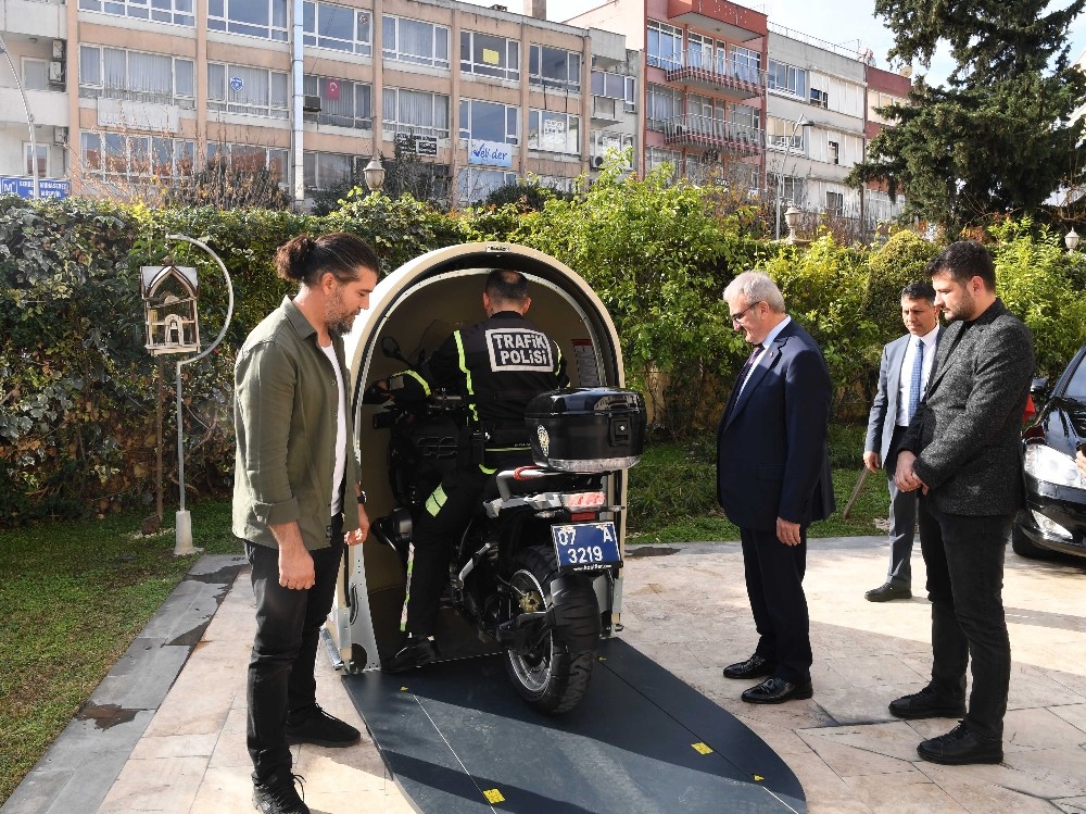 Antalya Valiliğine yerli ve milli hediye motokabin 