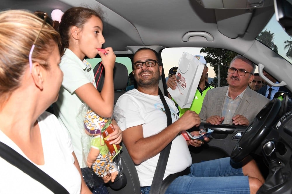 Antalya Valisi Karaloğlu uyardı, emniyet kemeri ses getirdi 