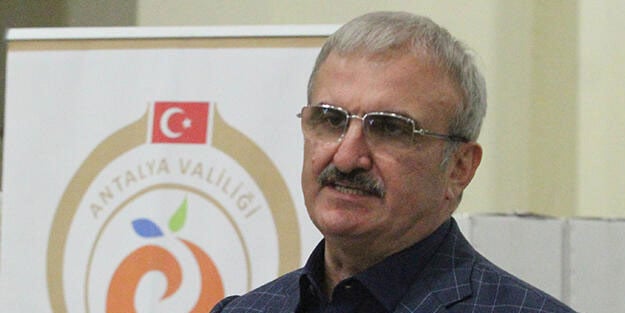Antalya Valisi Münir Karaloğlu, yapılan polis baskınını böyle anlattı: İlginç şeyler oluyor, ciddiyeti anlamayanlar var