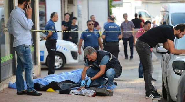 Antalya'da 8 yaşındaki oğlunu okula bırakırken öldürüldü