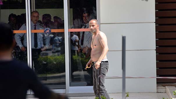 Antalya’da AIDS hastasının kanlı eylemine kimse müdahale edemedi