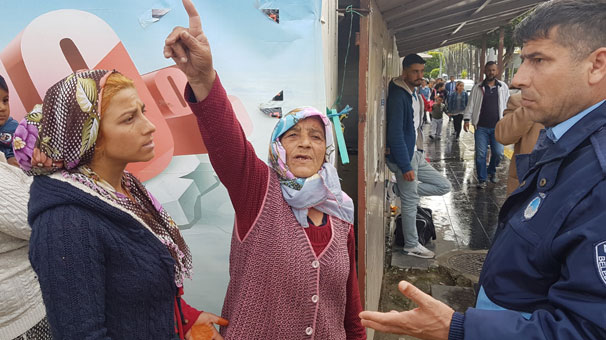 Antalya'da alkol alıp dilenen yaşlı kadın zabıtaya kök söktürdü!