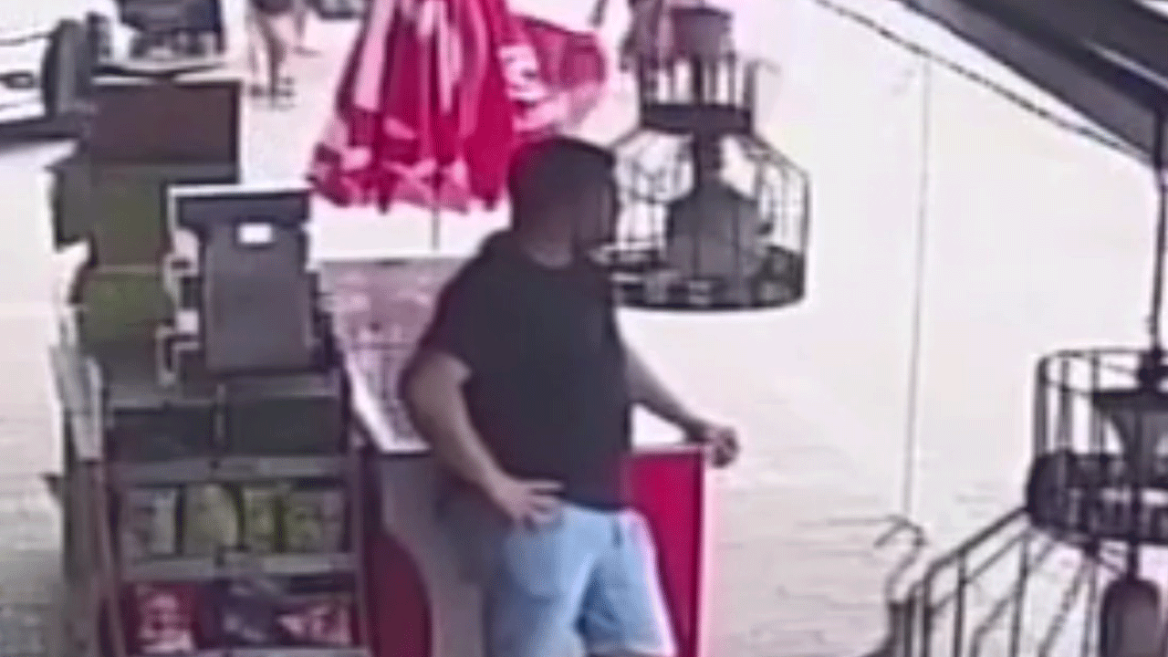 Antalya'da Alman turist sokakta hırsızı böyle kovaladı!