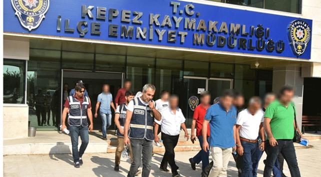 Antalya'da aranan kişilere operasyon: 31 kişi tutuklandı