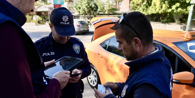 Antalya'da aranma kaydı bulunan 164 kişi yakalandı