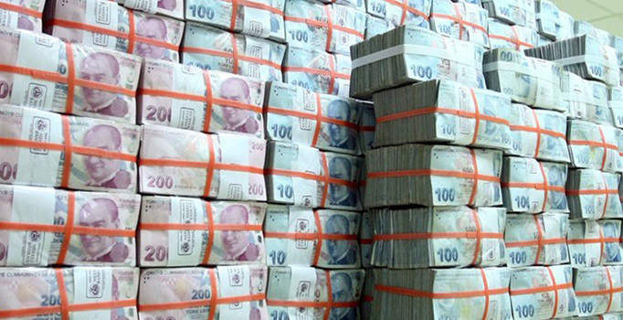 Antalya'da bankada büyük vurgun! 15 milyonu alıp yıllık izne çıktı