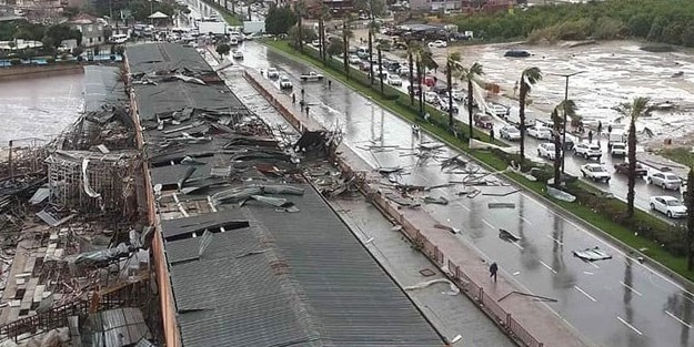 Antalya'da bir hortum daha! Yaralılar var