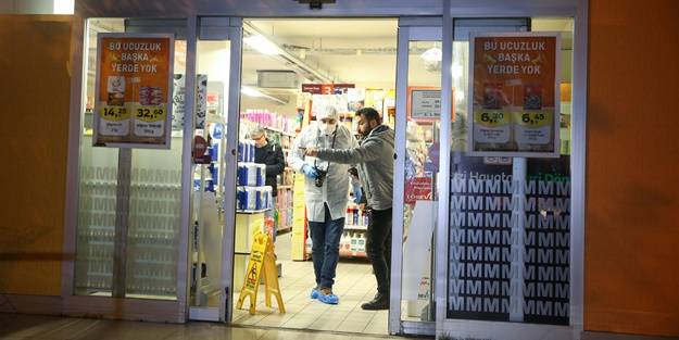 Antalya'da bir markette silahlı gasp iddiası
