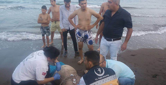 Antalya'da denize giren muhasebeci hayatını kaybetti