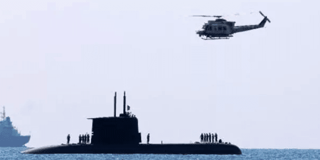 Antalya'da dikkat çeken anlar! Türk denizaltısı...