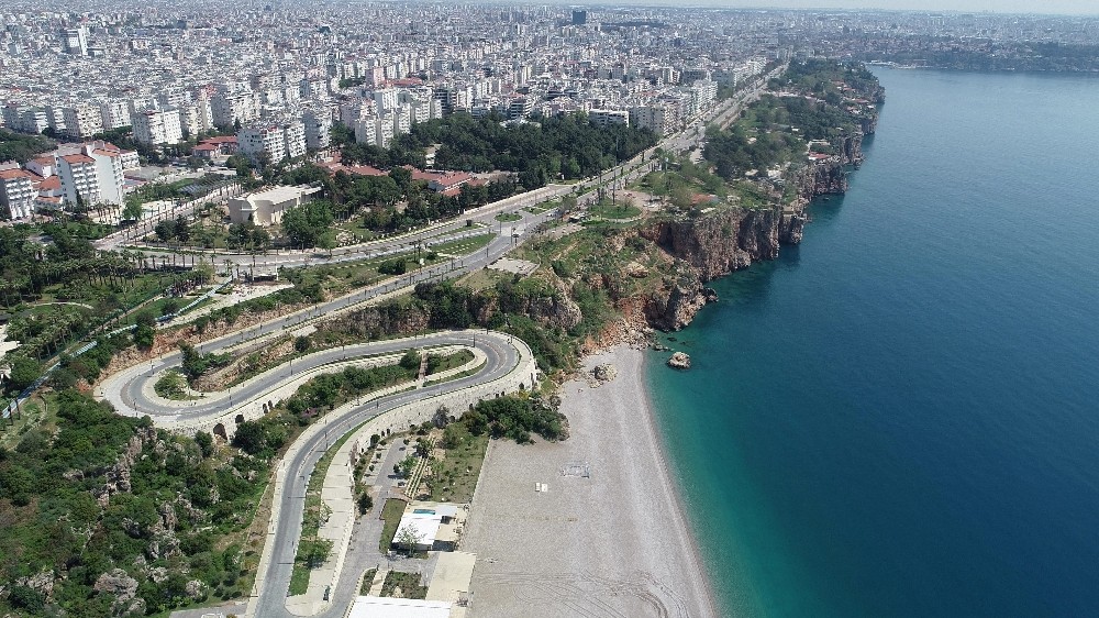 Antalya’da dört günlük kısıtlamada 3 milyon lira ceza kesildi 