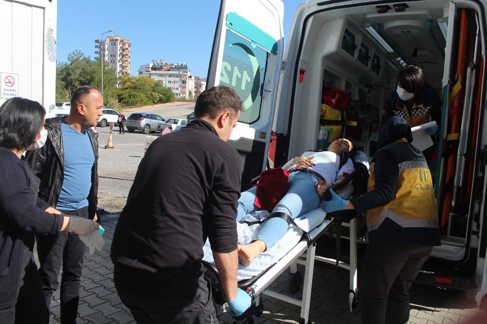 Antalya’da eski eşini takip edip silahla vurdu 