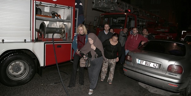 Antalya'da ev yangını