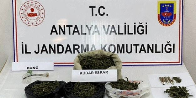 Antalya'da evinde uyuşturucu imalatı yapan zanlı yakalandı