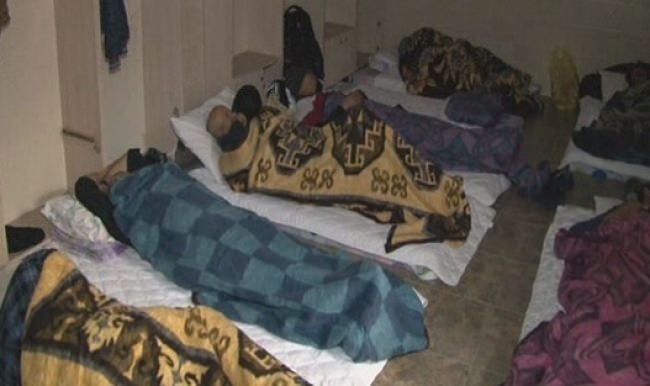 O ilimizde evsizler otobüs duraklarında sabahlıyor