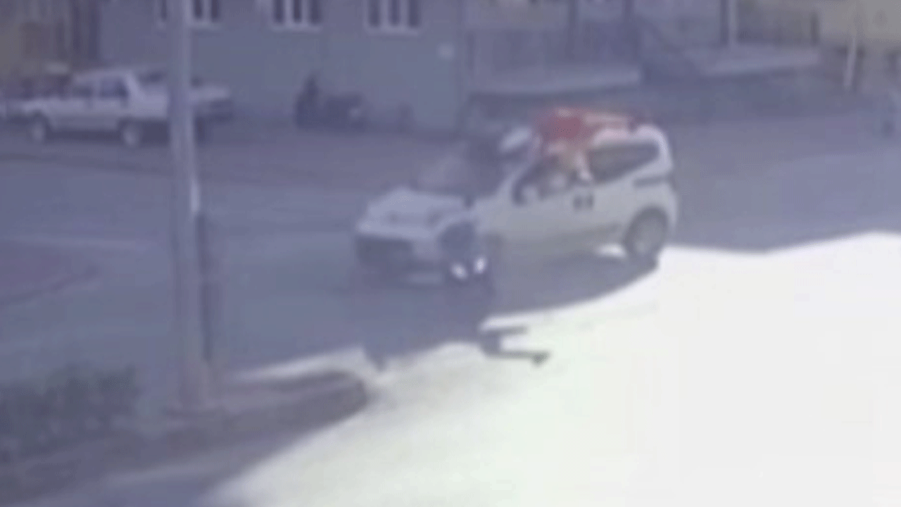 Antalya'da faciadan dönüldü: Motosiklet sürücüsü ve yolcusu ölümden böyle kurtuldu!