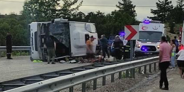 Antalya'da feci kaza! Tur otobüsü devrildi: 1 ölü, 22 yaralı