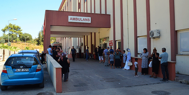 Hastane acil servisinde çıkan bıçaklı kavgada 4 kişi yaralandı