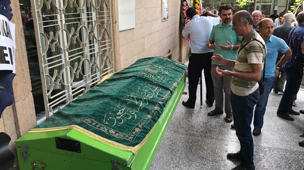 Antalya'da havuzda boğulan Atakan son yolculuğuna uğurlandı
