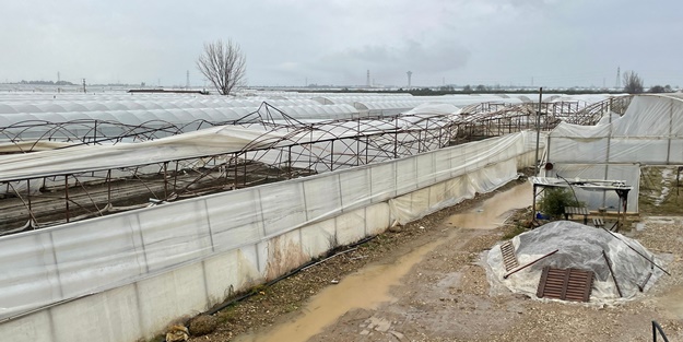 Antalya'da hortum ve dolu! Hasar oluştu