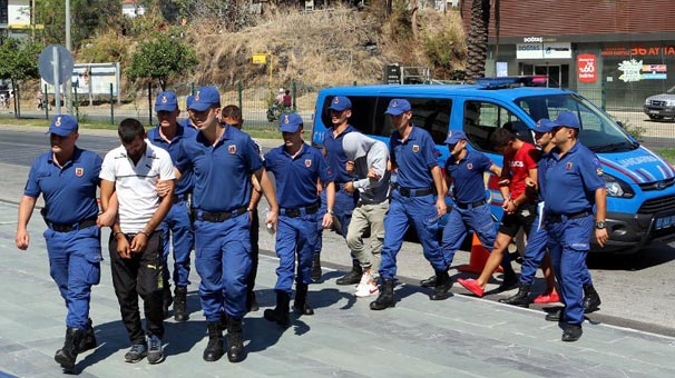 Antalya'da inşaatlardan 4 kamyon malzeme çalan şüpheliler yakalandı