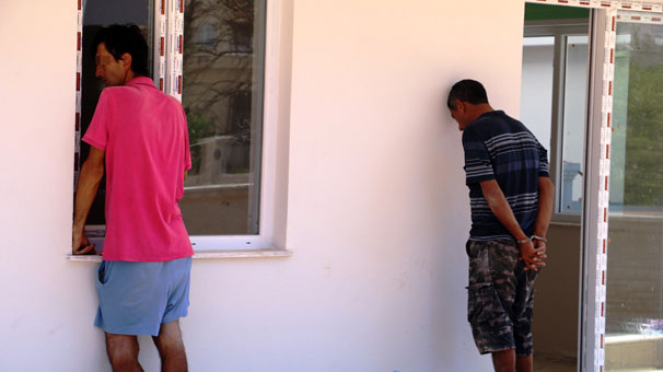 Antalya'da inşaatta uyuşturucu ile yakalandılar!