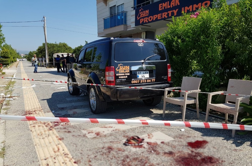 Antalya’da iş yerinde tüp patladı, biri çocuk 4 kişi yaralandı 