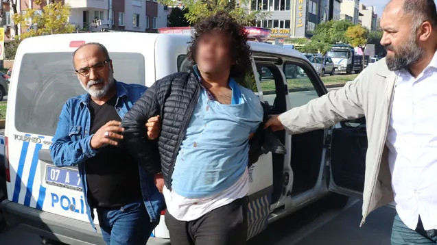 Antalya’da kapı anahtarıyla 3 polisi yaralayan motokuryeyle ilgili flaş gelişme