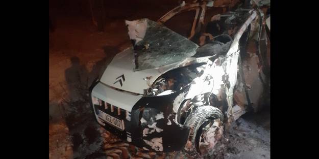 Antalya'da kar küreme aracı ile araç çarpıştı: 2 ölü