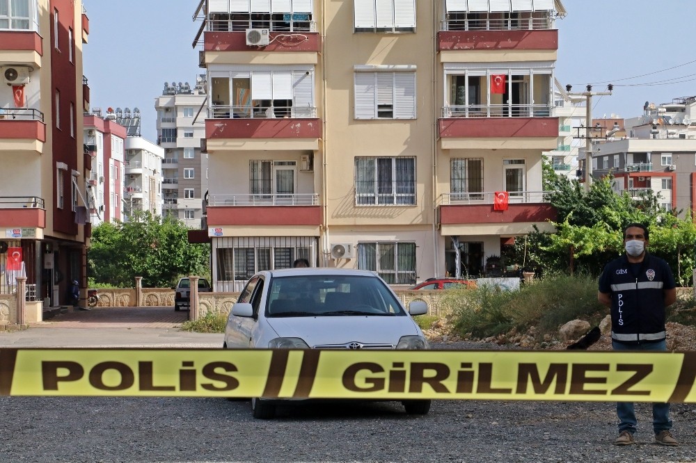 Antalya’da kısmi karantinaya alınan iki mahallede sıkı kontrol 
