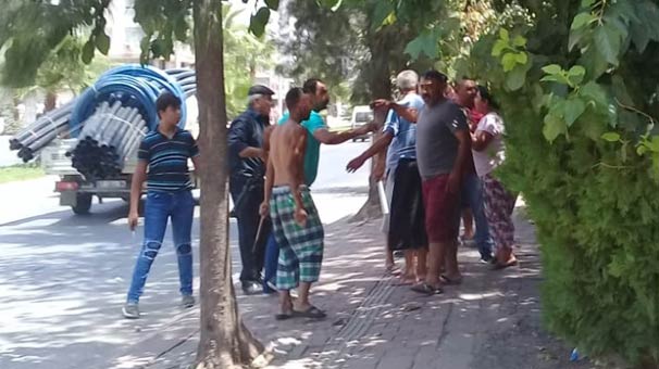 Antalya'da komşuların taşlı, sopalı 'dedikodu' kavgası