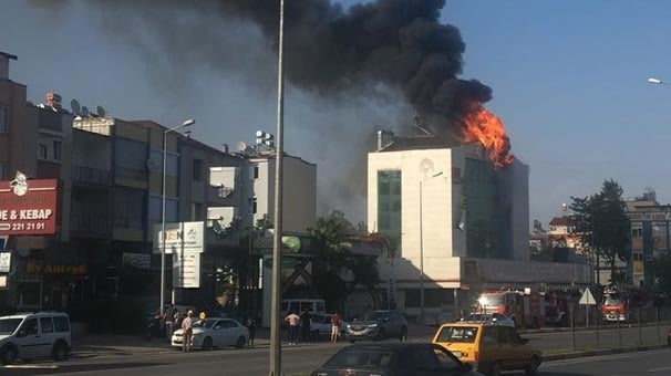 Antalya'da korkutan yangın