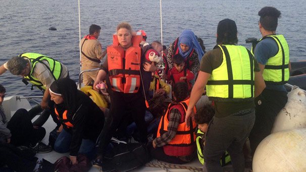 Antalya'da lastik botta 38 Suriyeli kaçak yakalandı