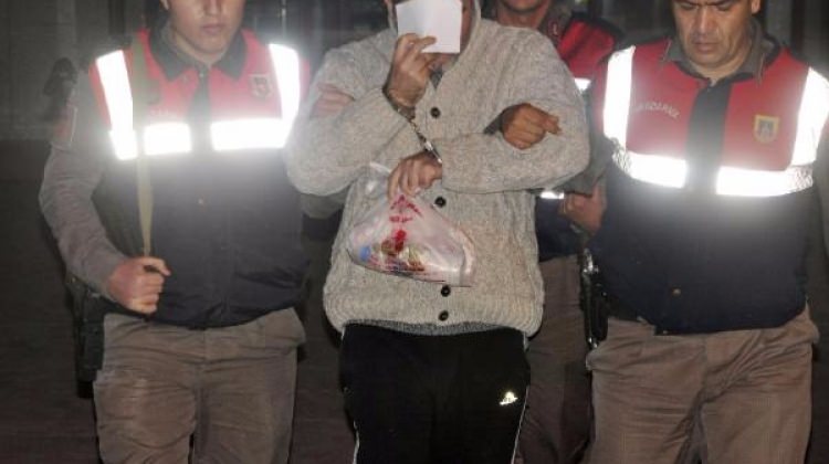 Antalya'da marketten 25 bin lira çaldı... Kimliği şaşırttı