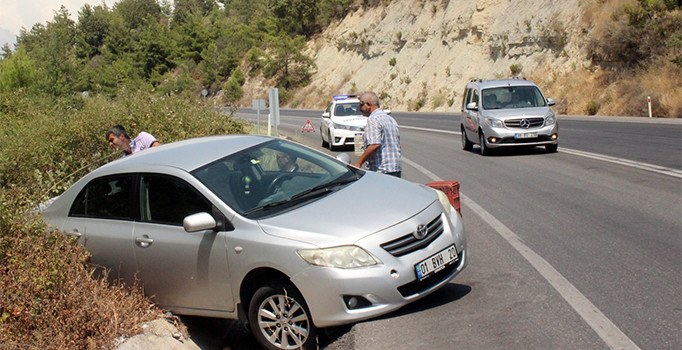 Antalya'da muz almak isterken aracından oluyordu